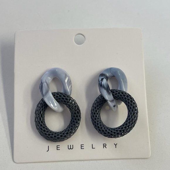 Gray Acrylic earrings - Picture 3 of 5